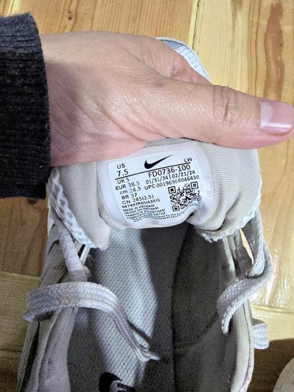 Nike Women's Sneakers White & Gray US 7.5